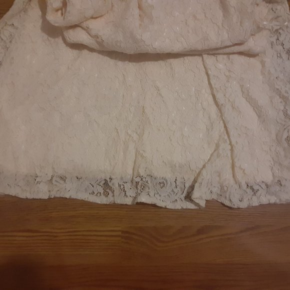 Lulu - Picture 8 of 8